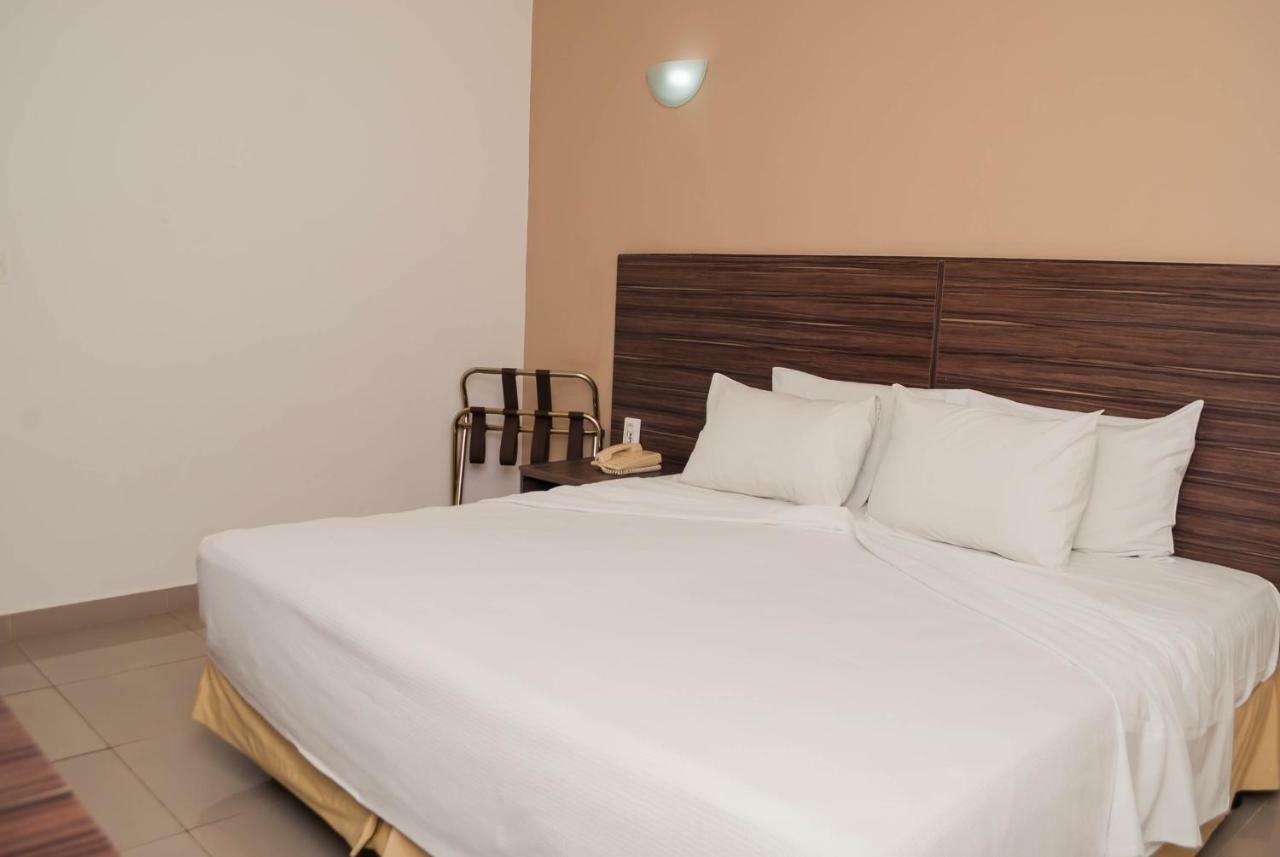 Abba Hotel Betim Exterior foto